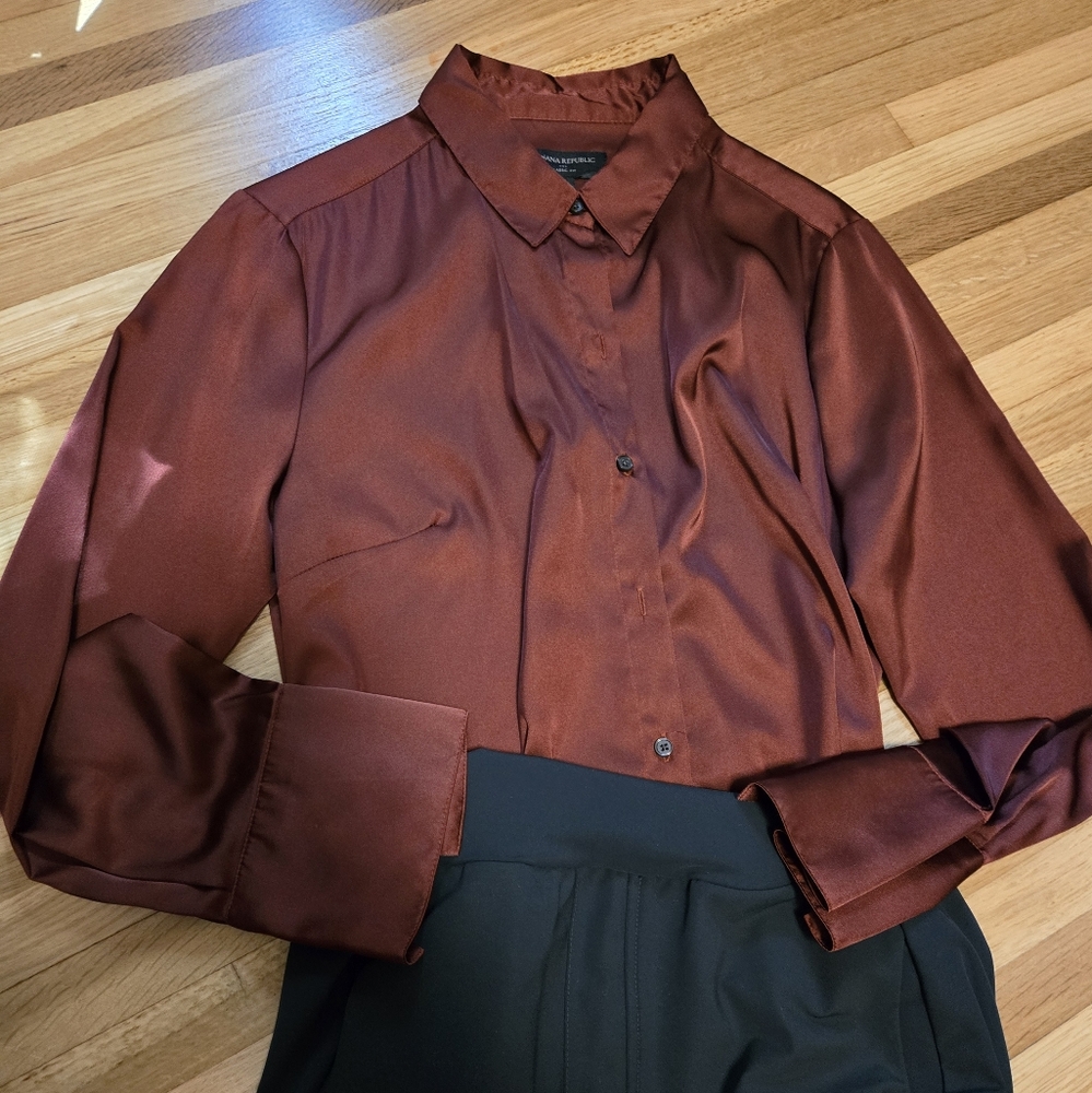 Banana Republic Classic Fit Silky Blouse